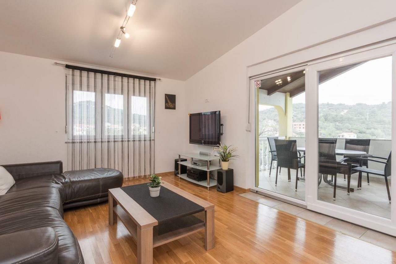 Apartment Natalie Sea View With 3 Bedrooms And Everything Is Air-Conditioned 萨利 外观 照片