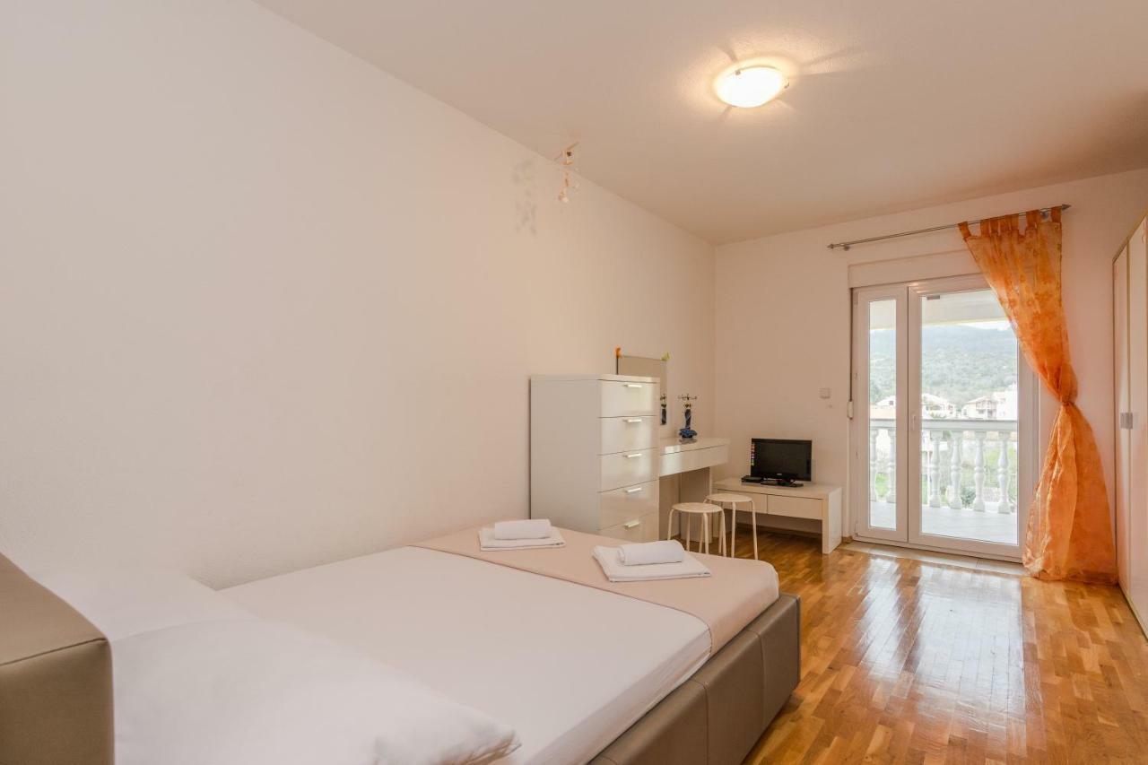 Apartment Natalie Sea View With 3 Bedrooms And Everything Is Air-Conditioned 萨利 外观 照片