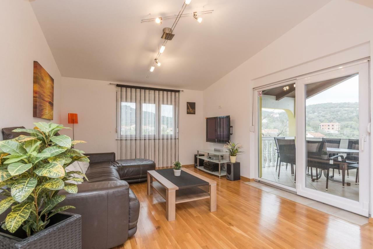 Apartment Natalie Sea View With 3 Bedrooms And Everything Is Air-Conditioned 萨利 外观 照片
